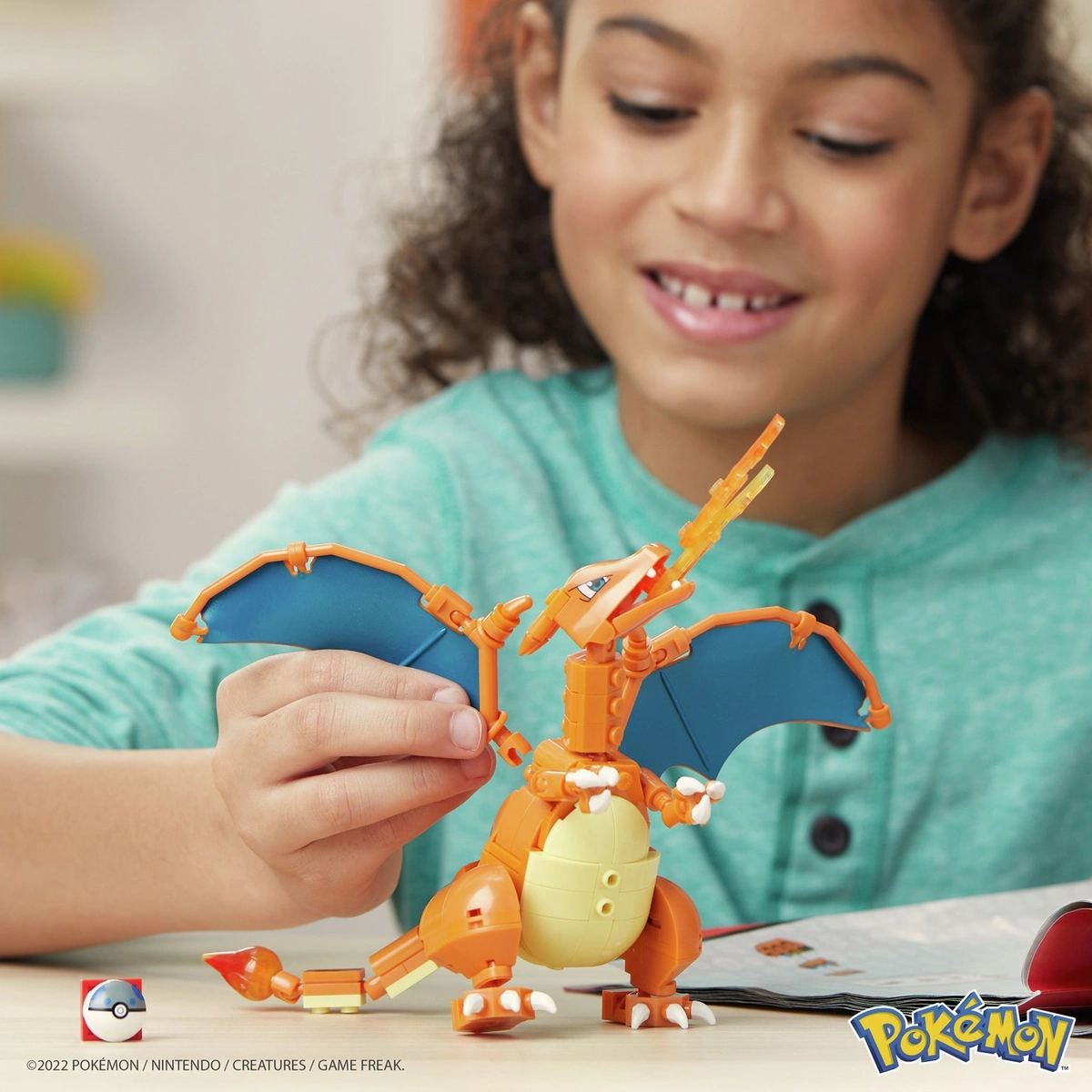 Mega Pokémon Charizard Building Set