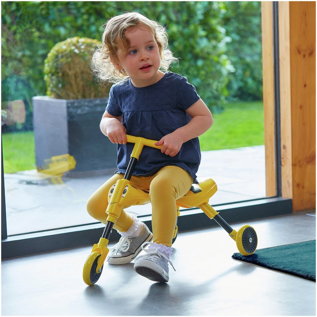 Scuttlebug Bumble Ride On – Yellow and Black