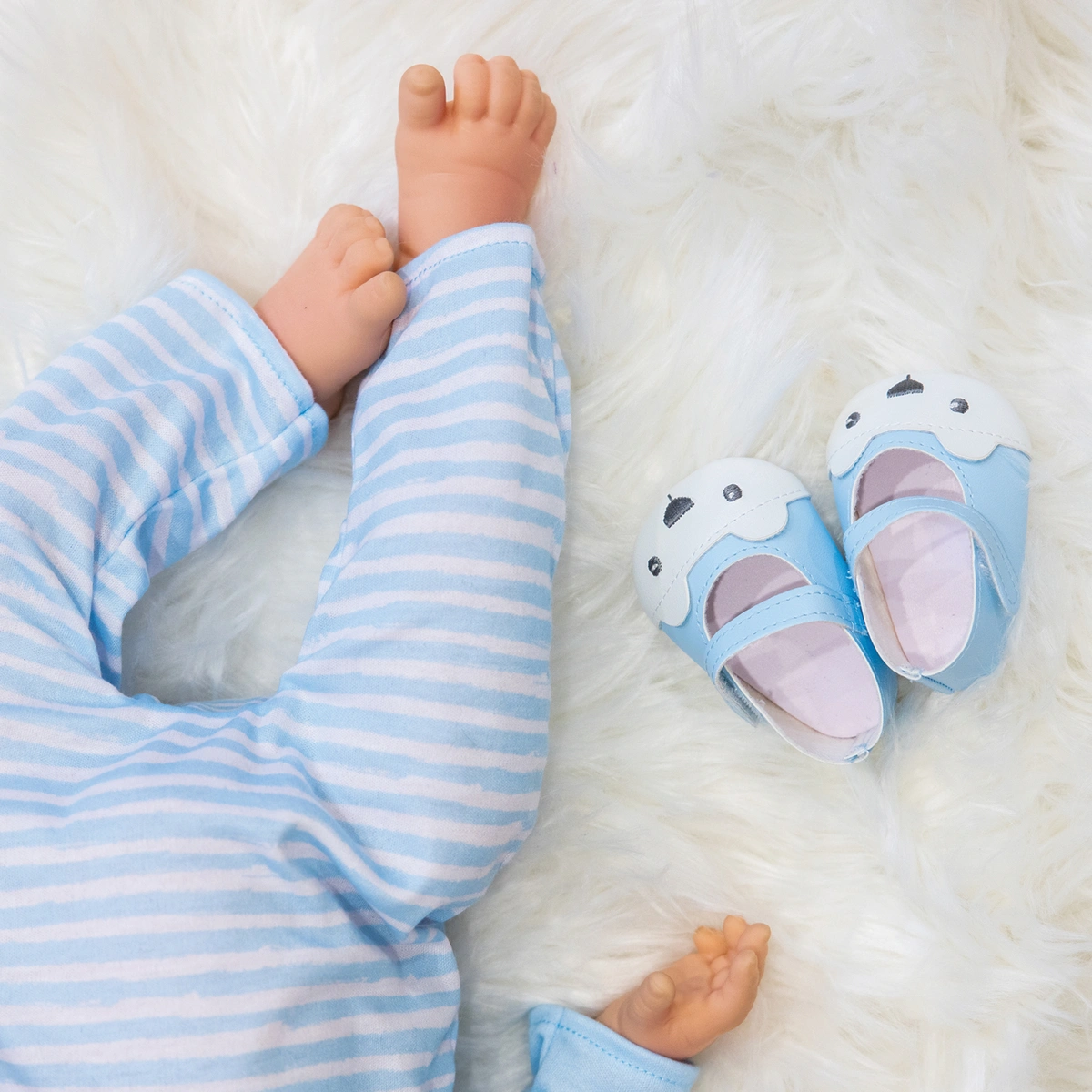 Tiny Treasures Blue Bear Shoe Set