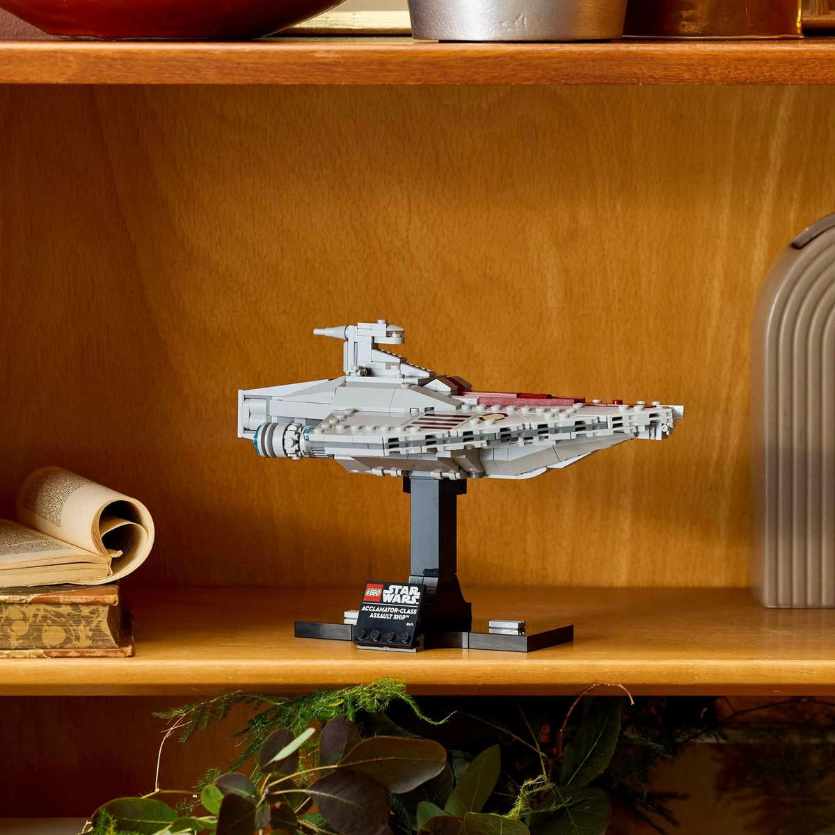 LEGO Star Wars Acclamator-Class Assault Ship Model Set 75404