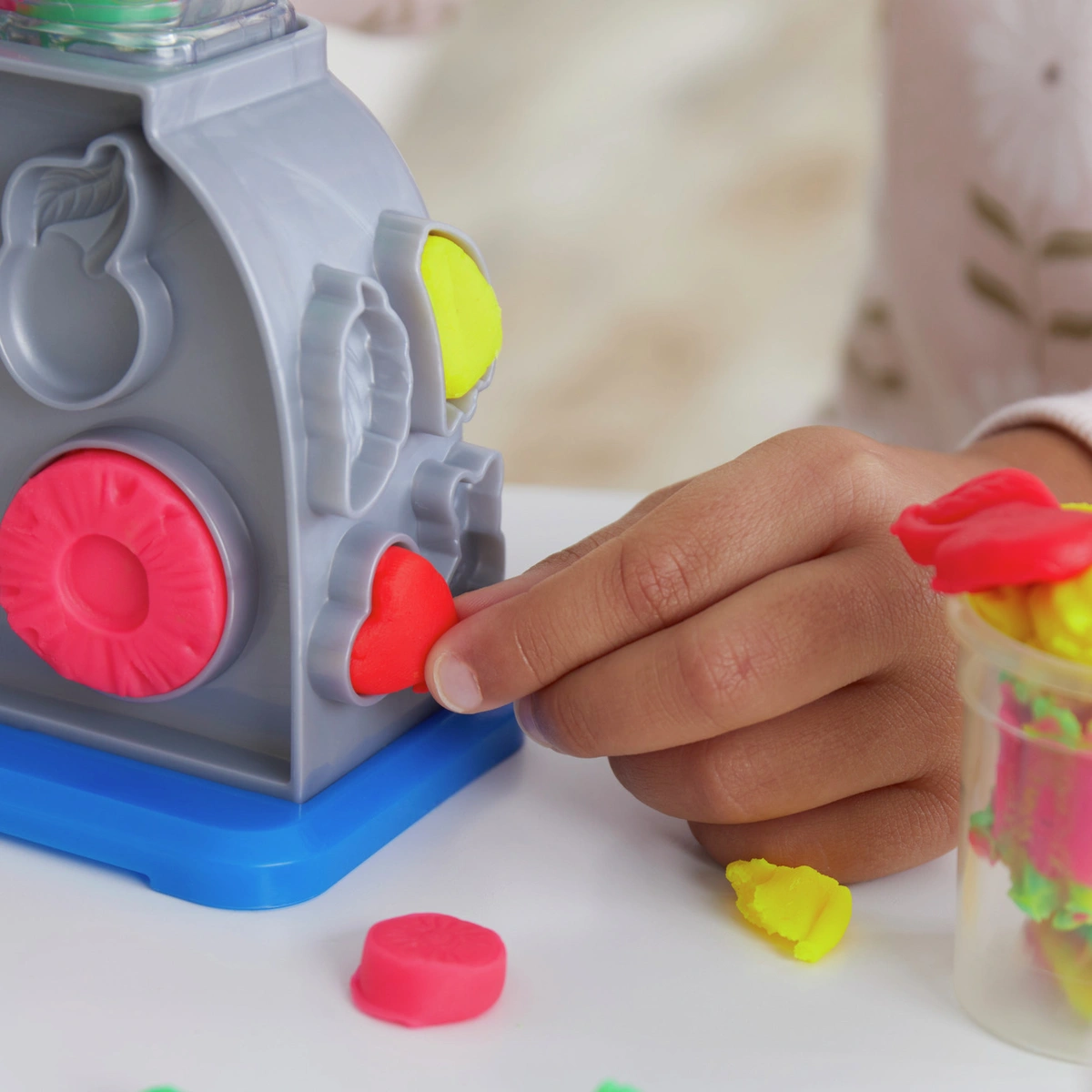 Play-Doh Swirlin Smoothies Blender Playset