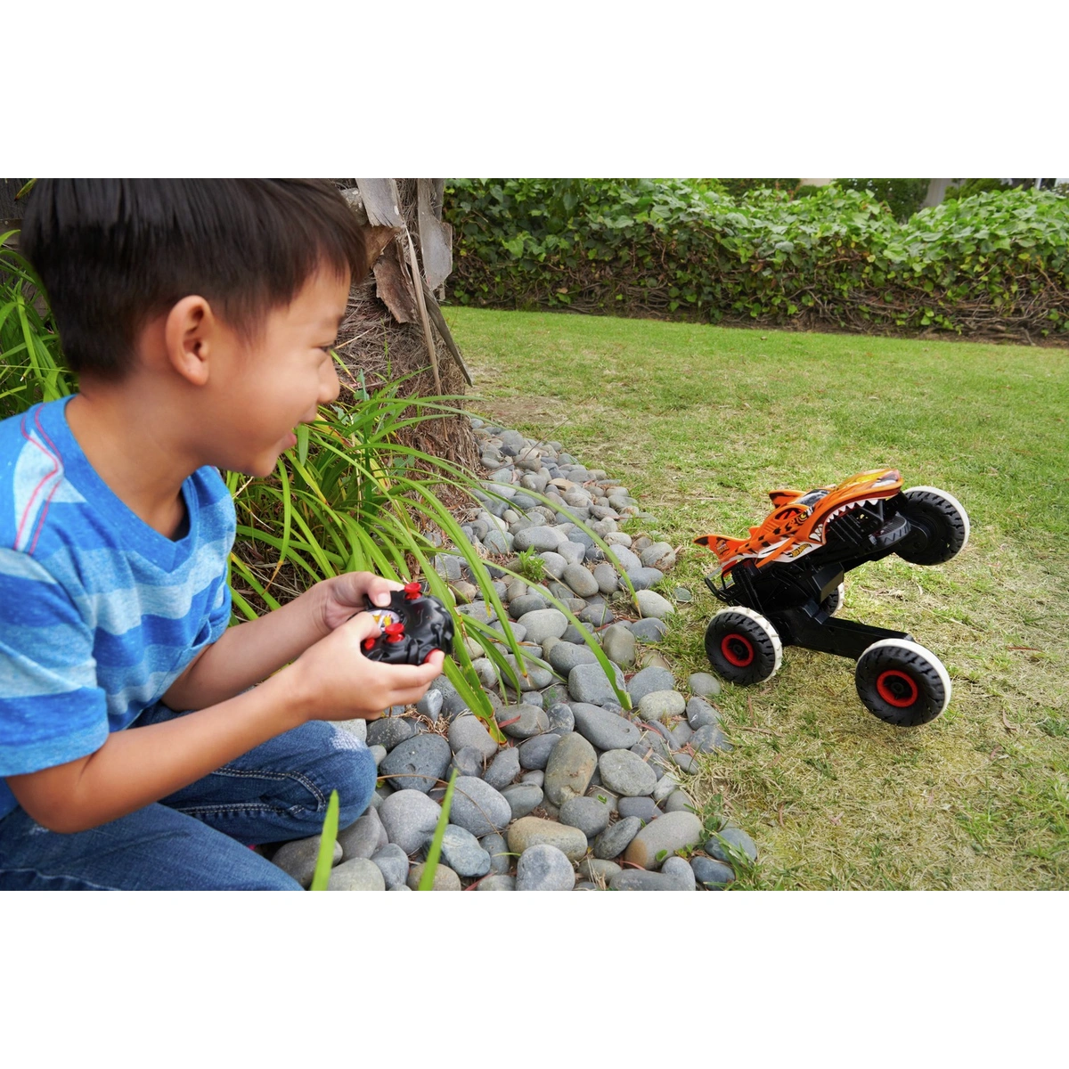 Hot Wheels Monster Trucks Unstoppable Shark R/C Vehicle