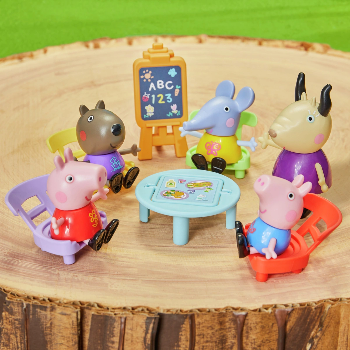 Peppa Pig Peppa's Adventure Playgroup