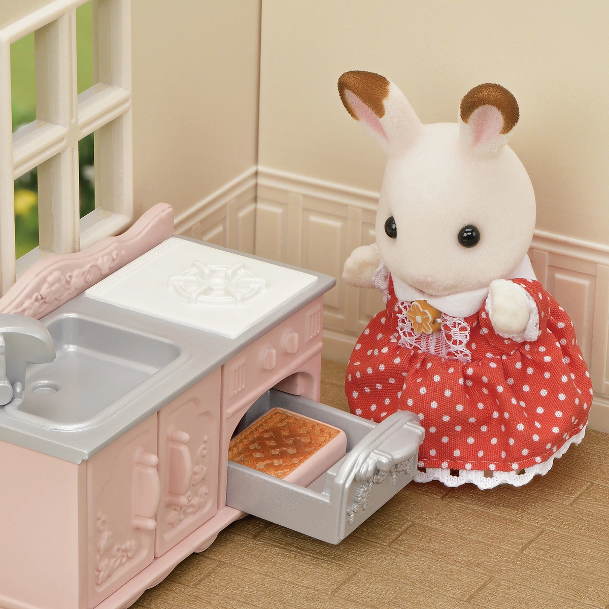 Sylvanian Families New Red Roof Cosy Cottage