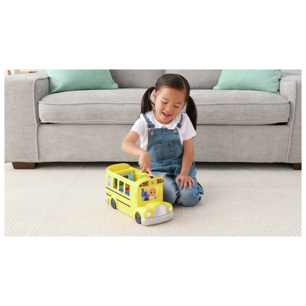 CoComelon Transforming School Time Bus