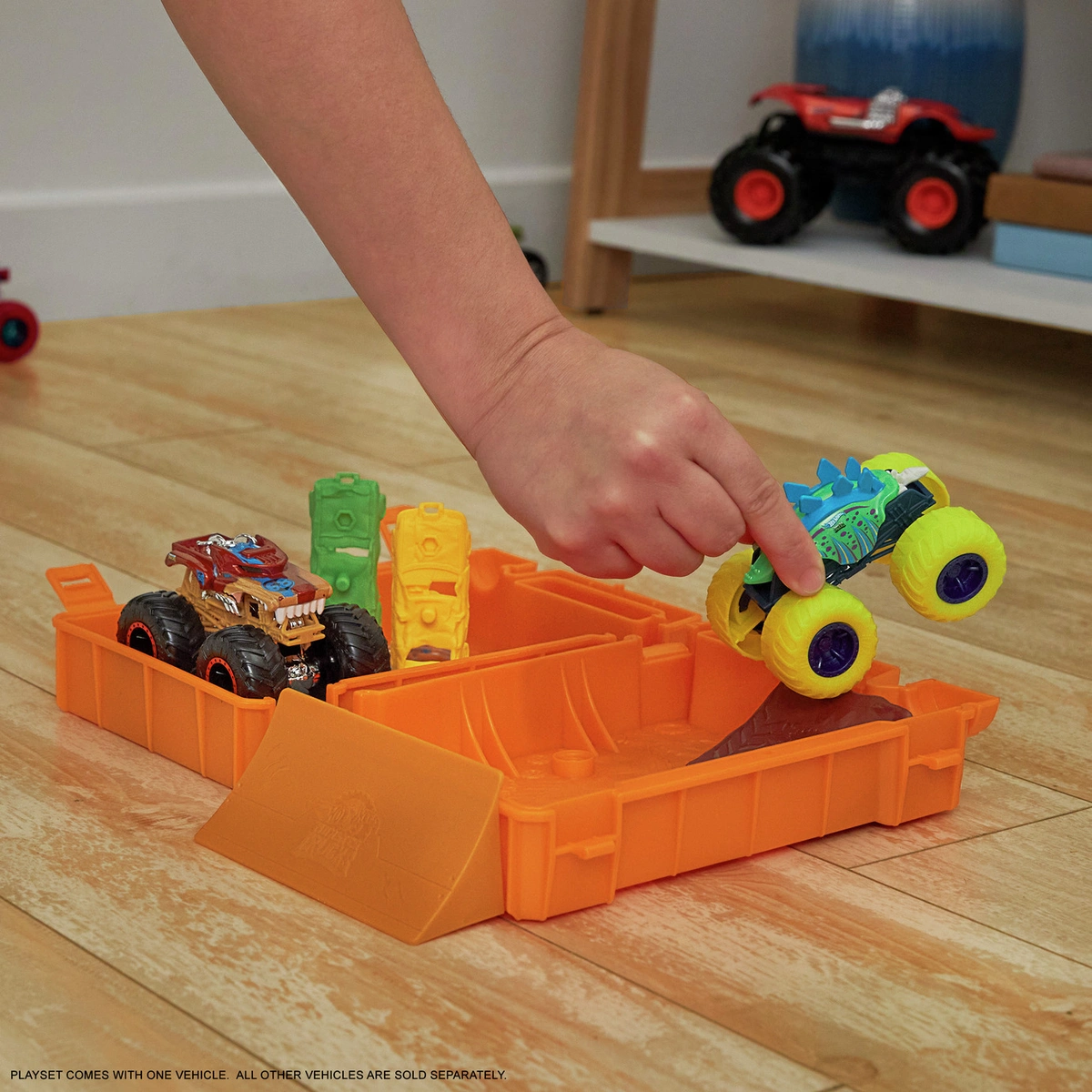 Hot Wheels Monster Trucks Fuel N' Go Playset