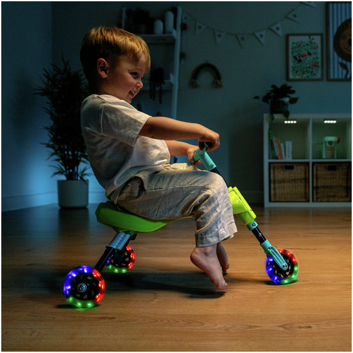 Scuttlebug Firefly with Light Up Wheels