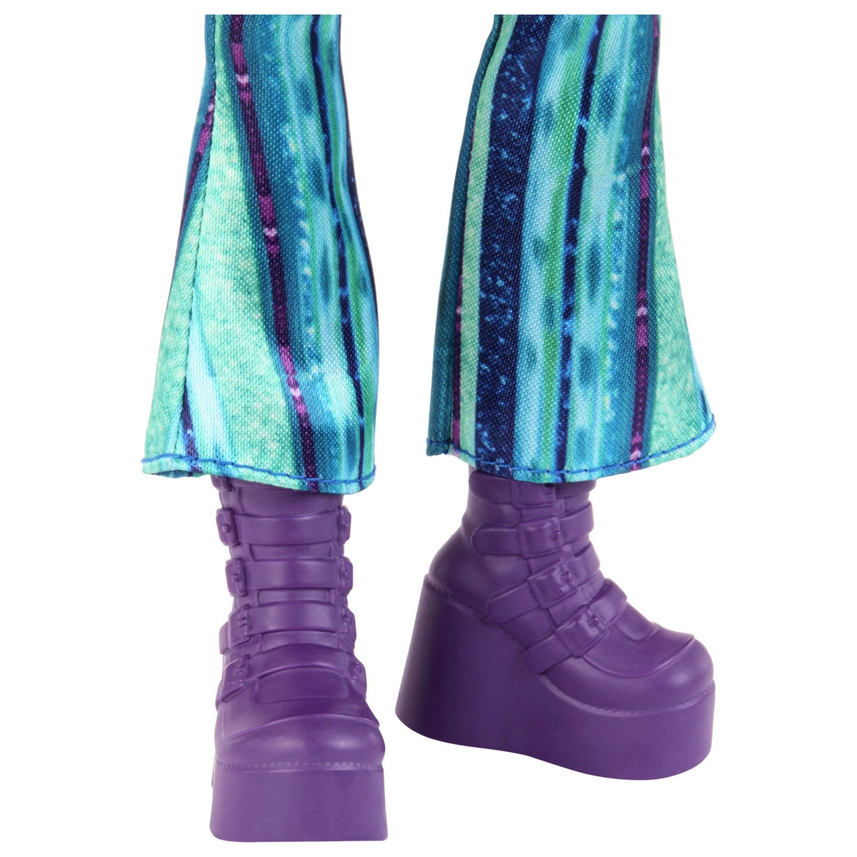 Disney Descendants: The Rise of Red, Uliana Fashion Doll