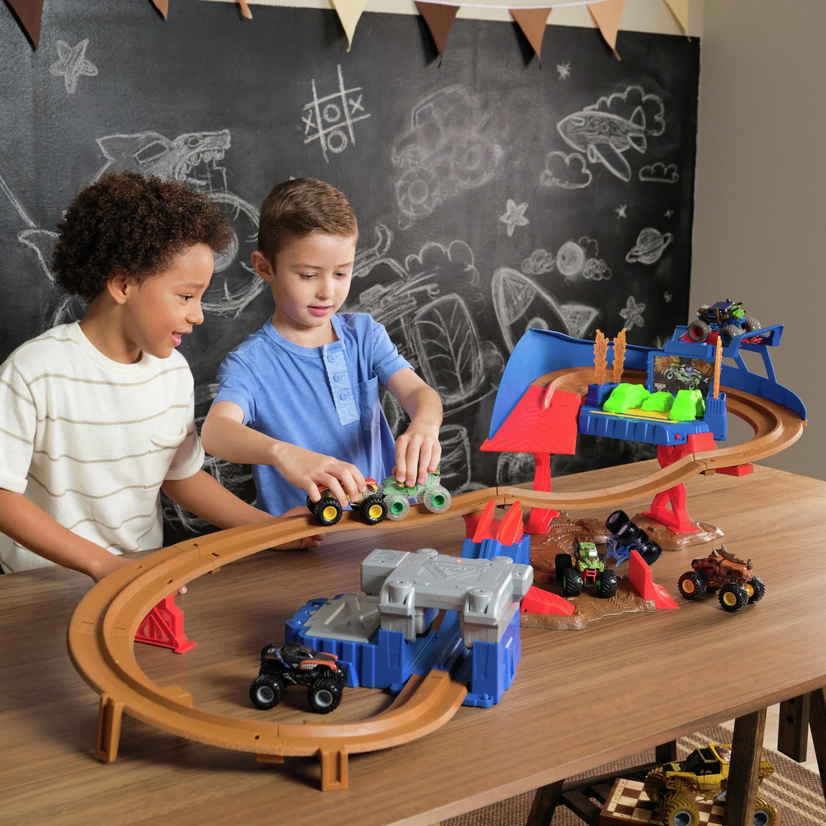 Monster Jam 1:64 Supercharge Monster Truck Speedway Playset