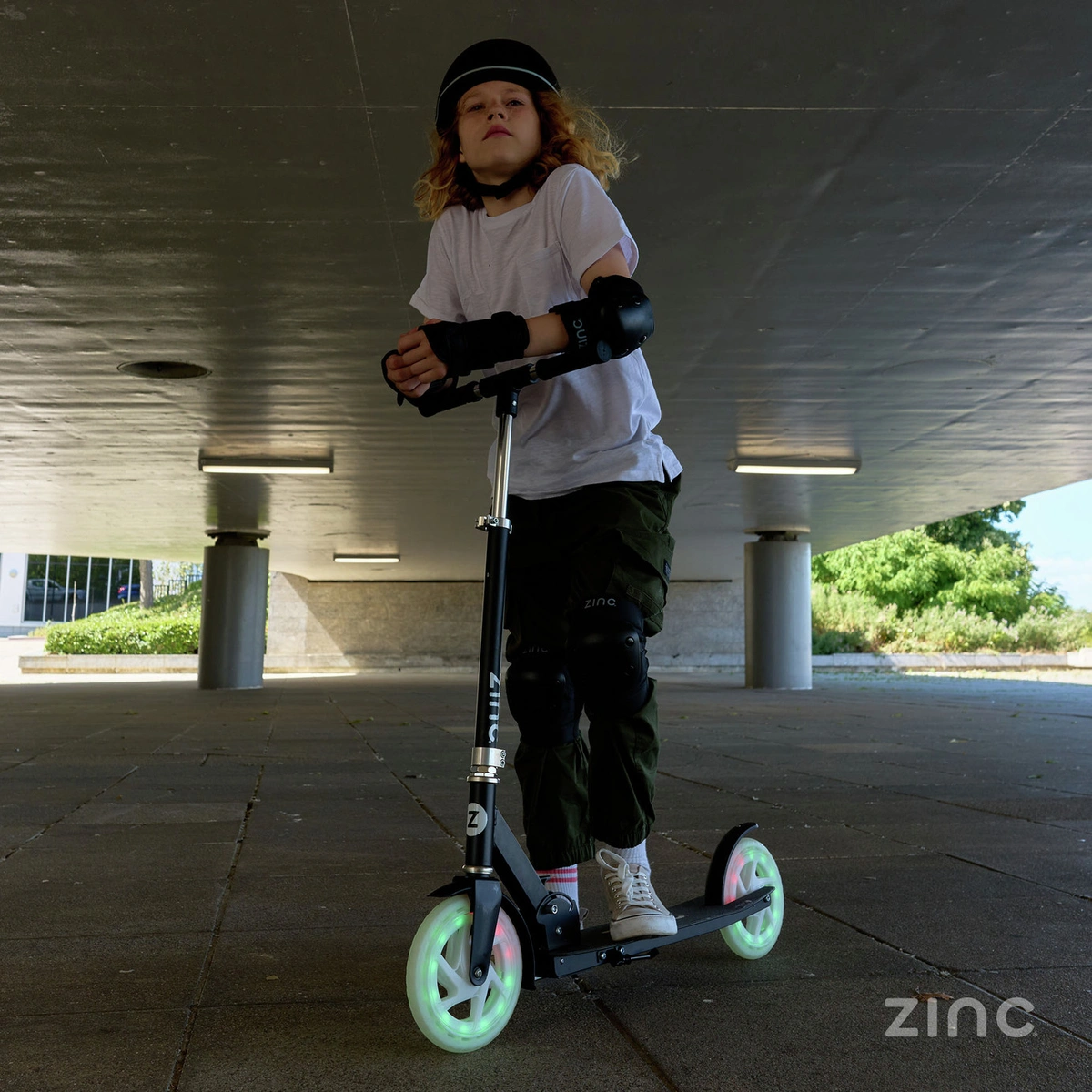 Zinc Dazzle Light Up Foldable Big Wheel Scooter