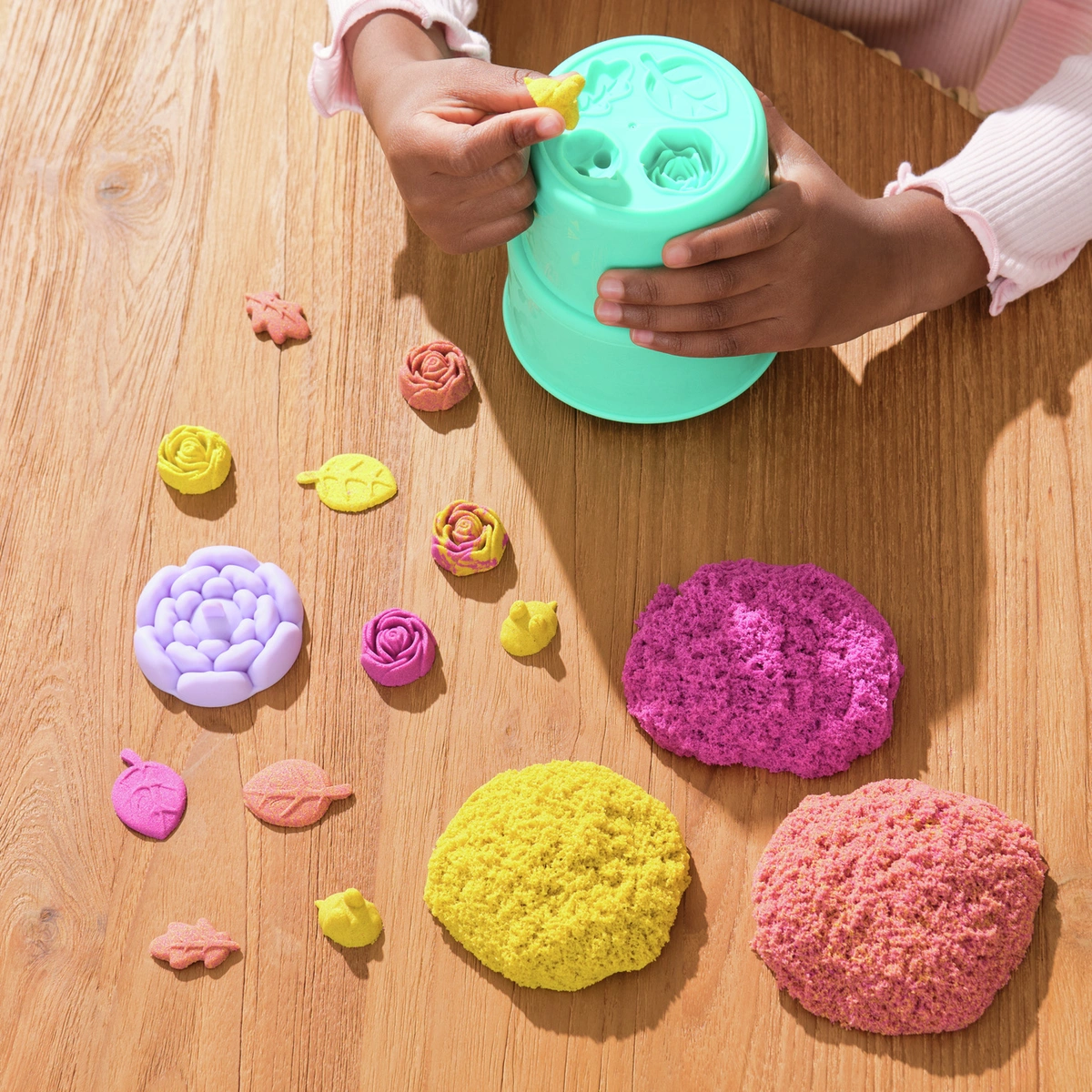 Kinetic Sand Squish Blossom Sand Kit