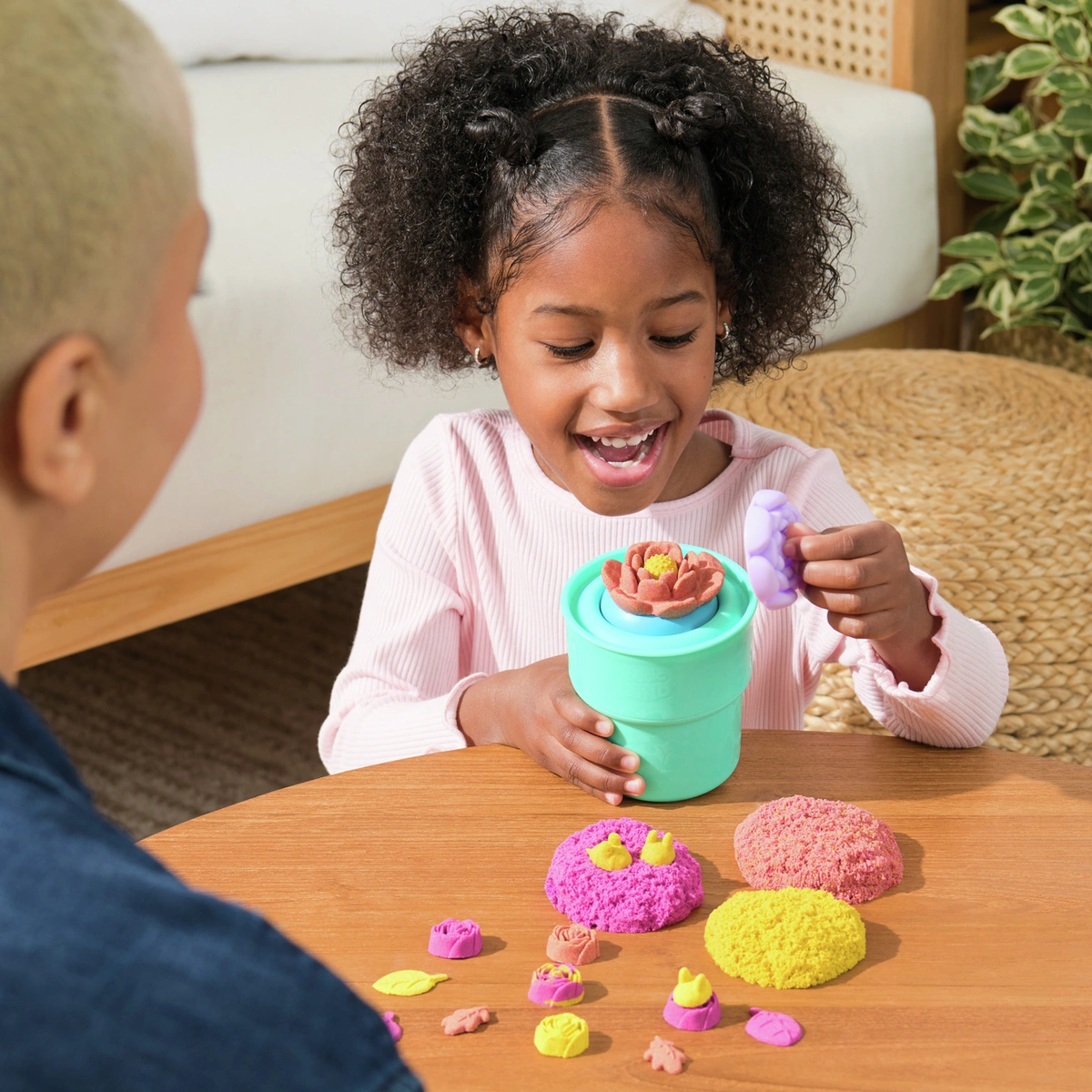 Kinetic Sand Squish Blossom Sand Kit