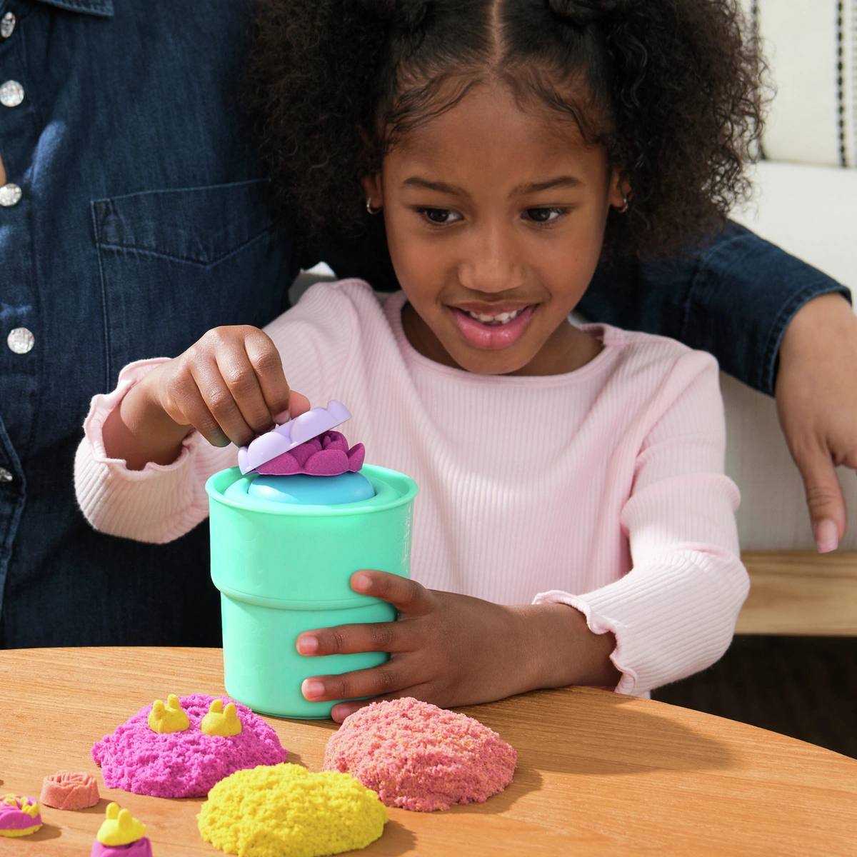 Kinetic Sand Squish Blossom Sand Kit