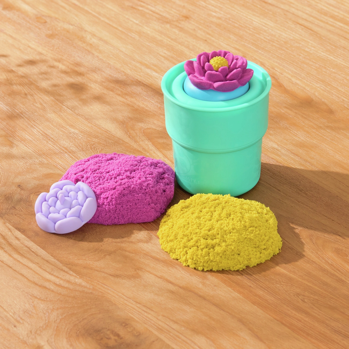 Kinetic Sand Squish Blossom Sand Kit