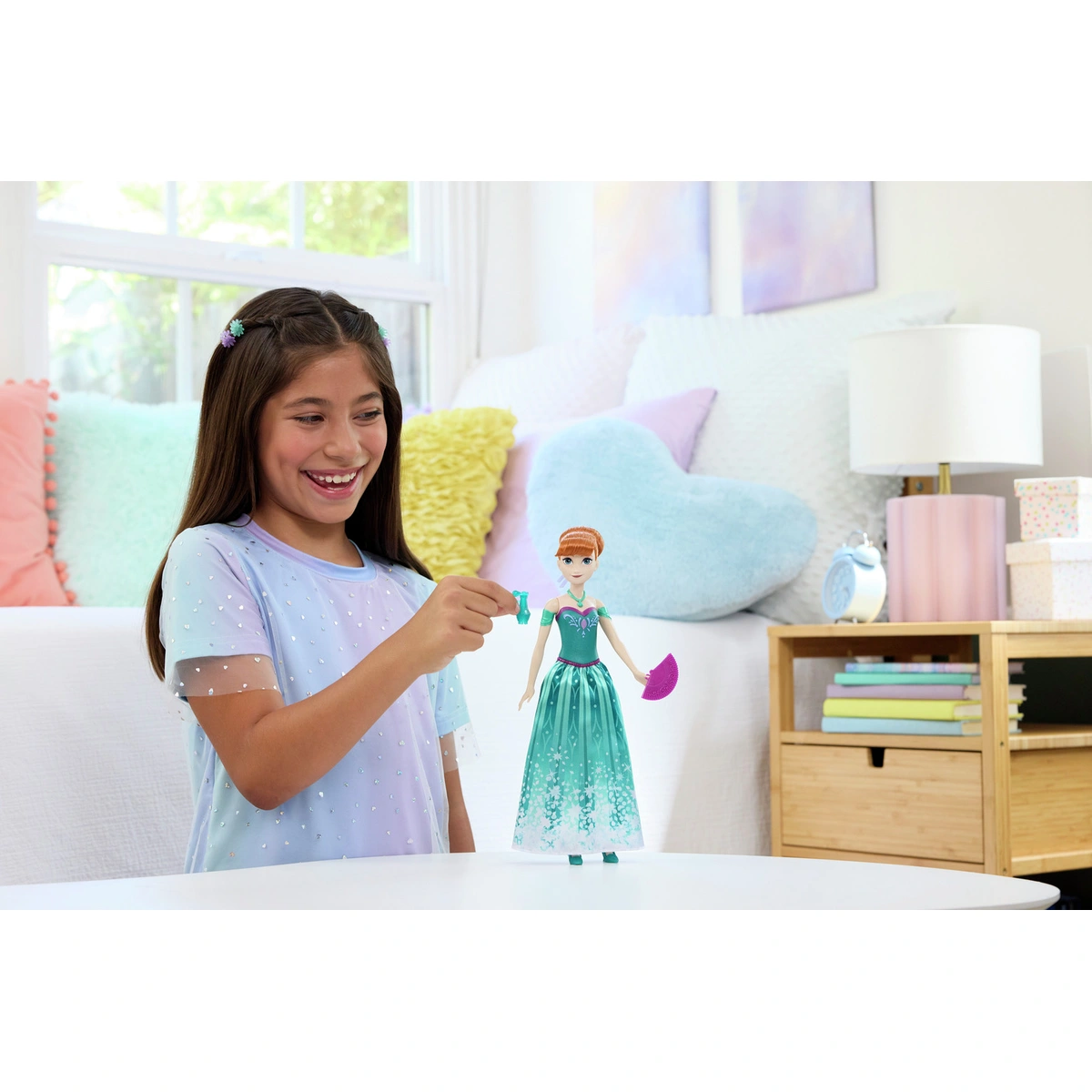 Disney Frozen Spin & Reveal Anna Fashion Doll & Accessories
