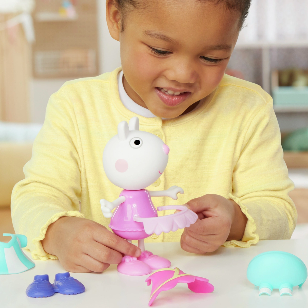 Peppa Pig 6 Dress Up Figure - Suzy