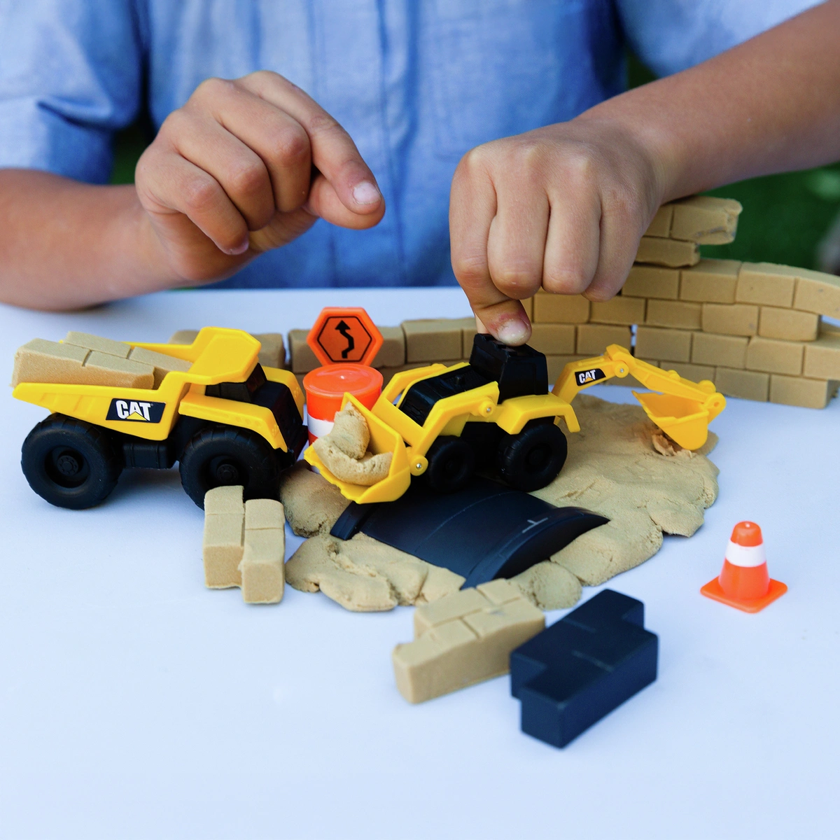 Cat Dig N' Build Dirt Playset 10 Oz