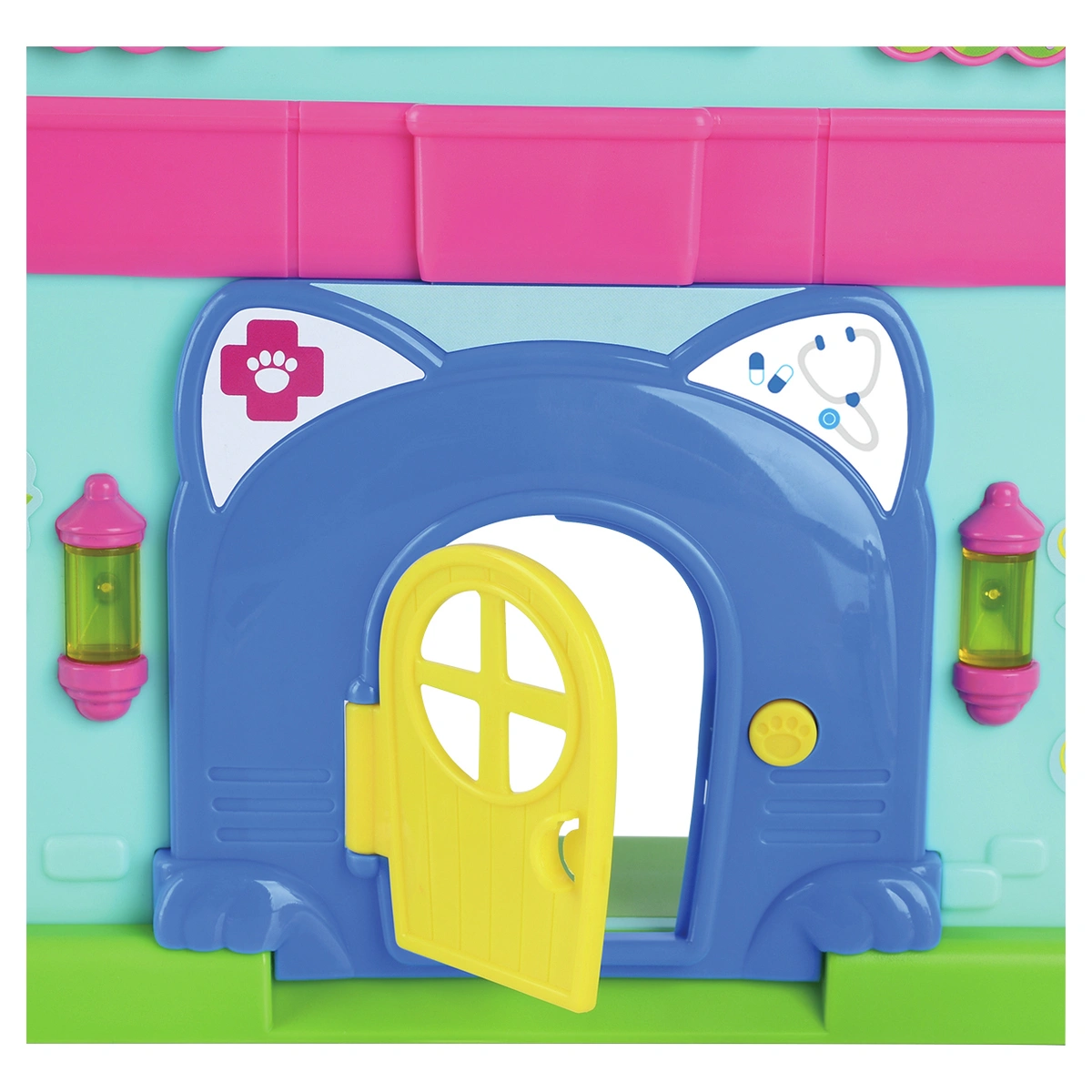 Chad Valley Vet Clinic – 16 Piece Playset