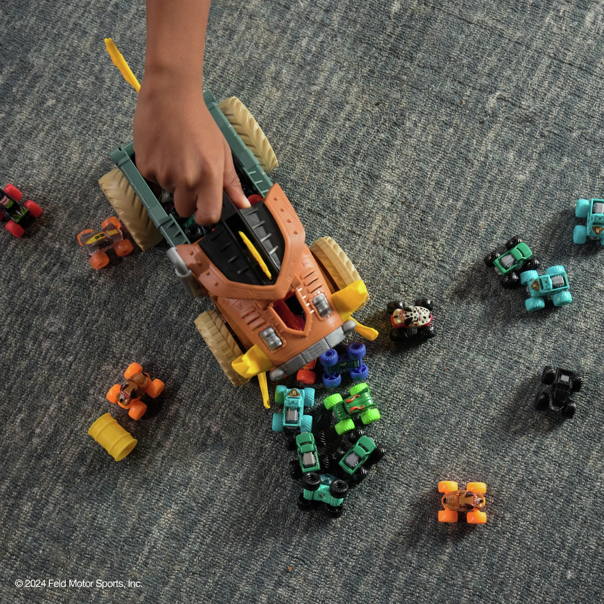Monster Jam Mini Warthog Playset