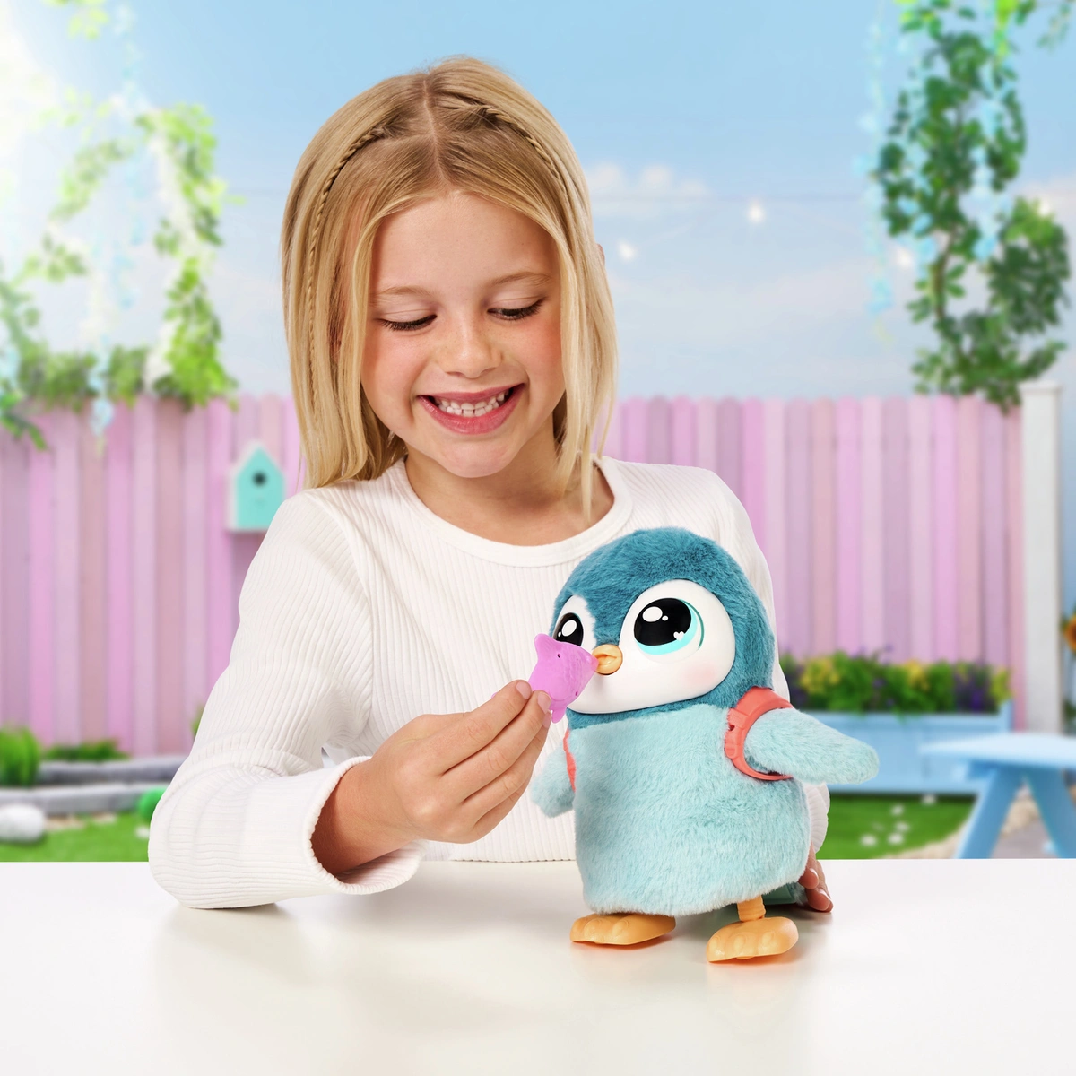 Little Live Pets My Walking Penguin - Waddles