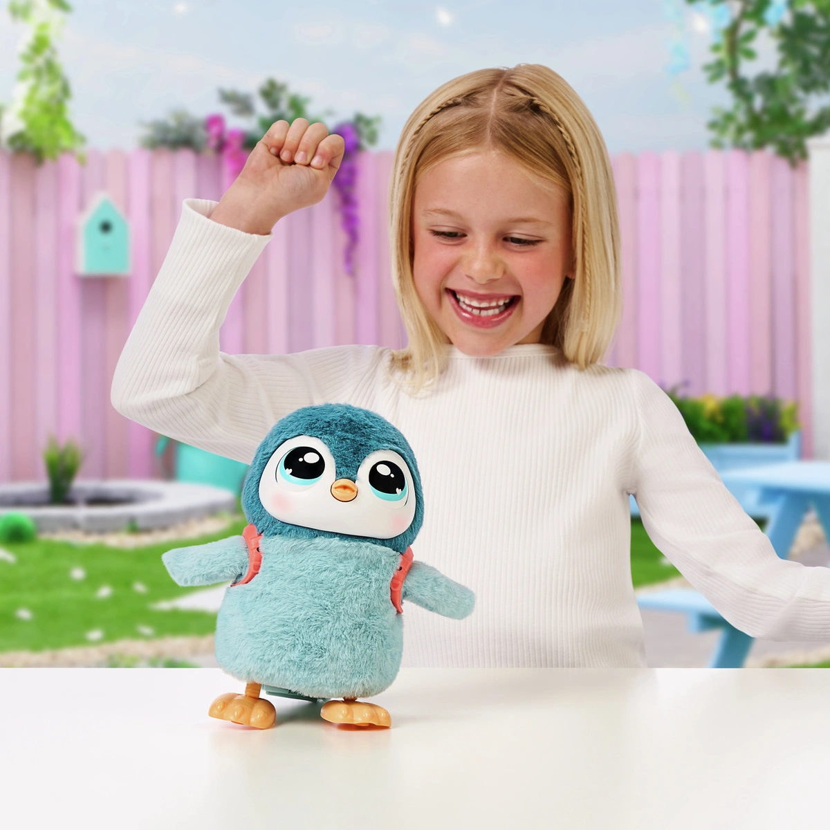 Little Live Pets My Walking Penguin - Waddles