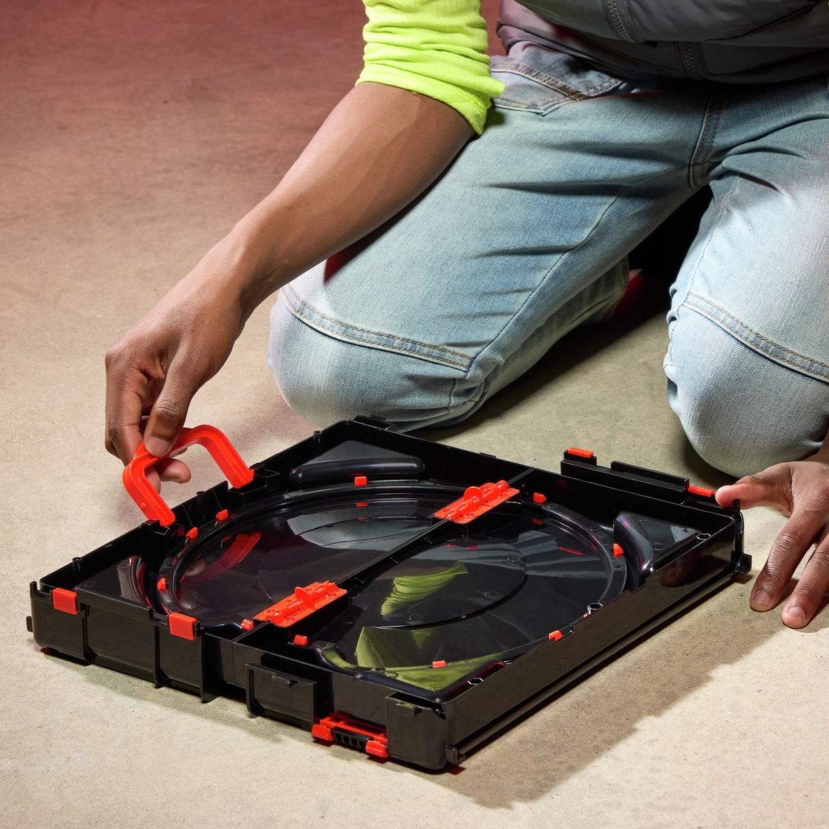 Beyblade X Clash and Carry Beystadium