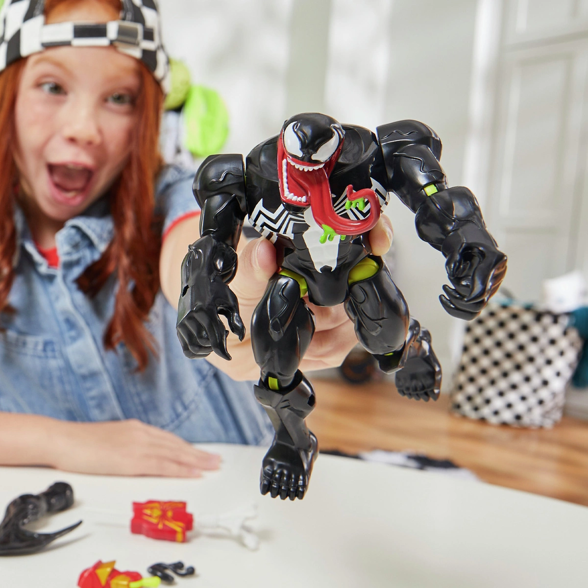 Mixmashers Marvel Venom Deluxe Action Figure