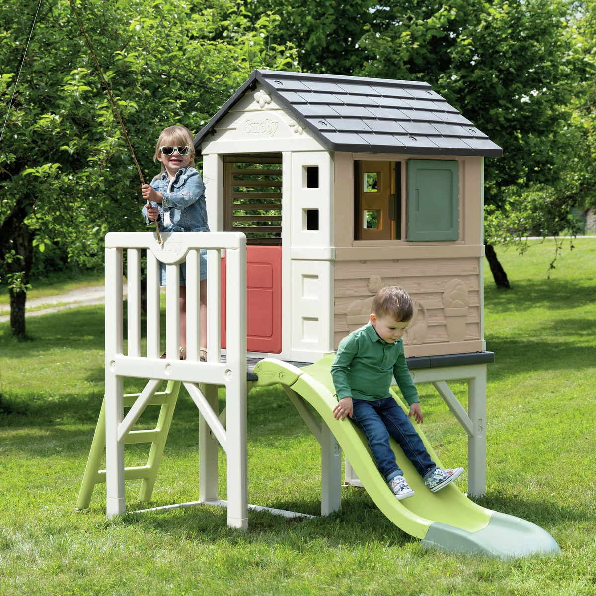Smoby Playhouse on Stilts