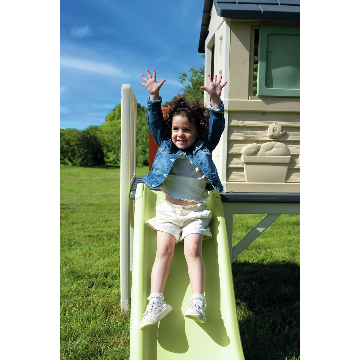 Smoby Playhouse on Stilts