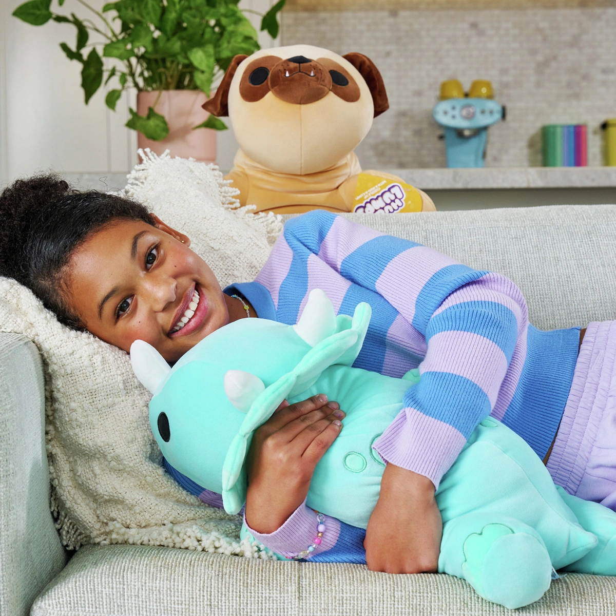 Zuru Hug-A-Lumps Olly Pug Plush