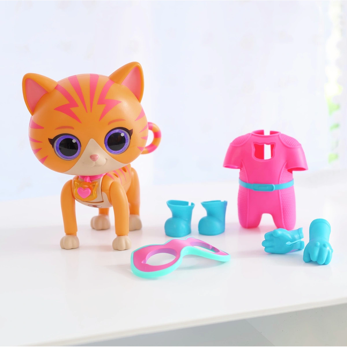 Disney Junior Super Kitties Cat-Tastic Transforming Ginny