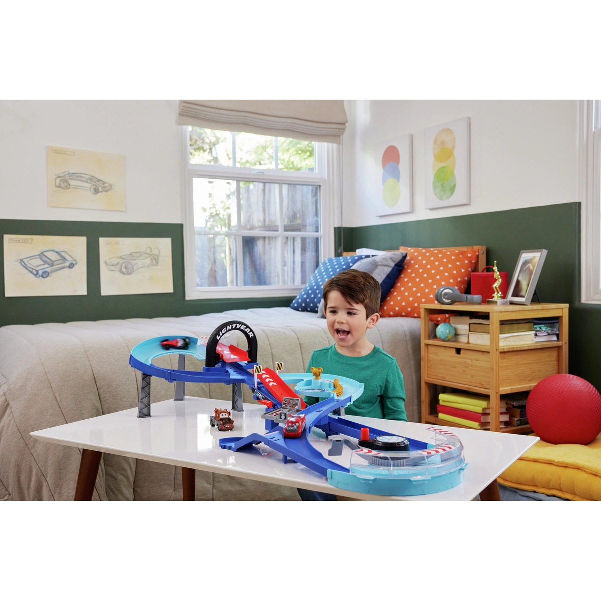 Disney Pixar Cars Global Racers Cup GRC Jump Raceway Playset