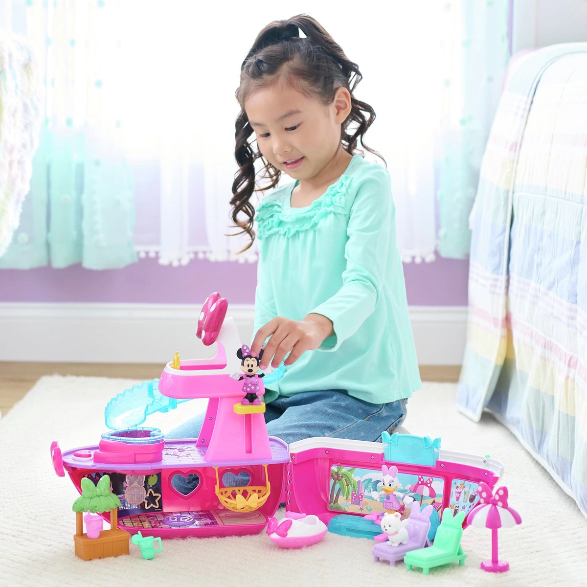 Disney Junior Minnie Mouse Bowdazzling Yacht Playset