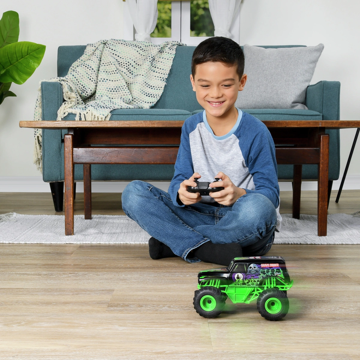 Monster Jam Grave Digger 1:24 Radio Controlled Truck
