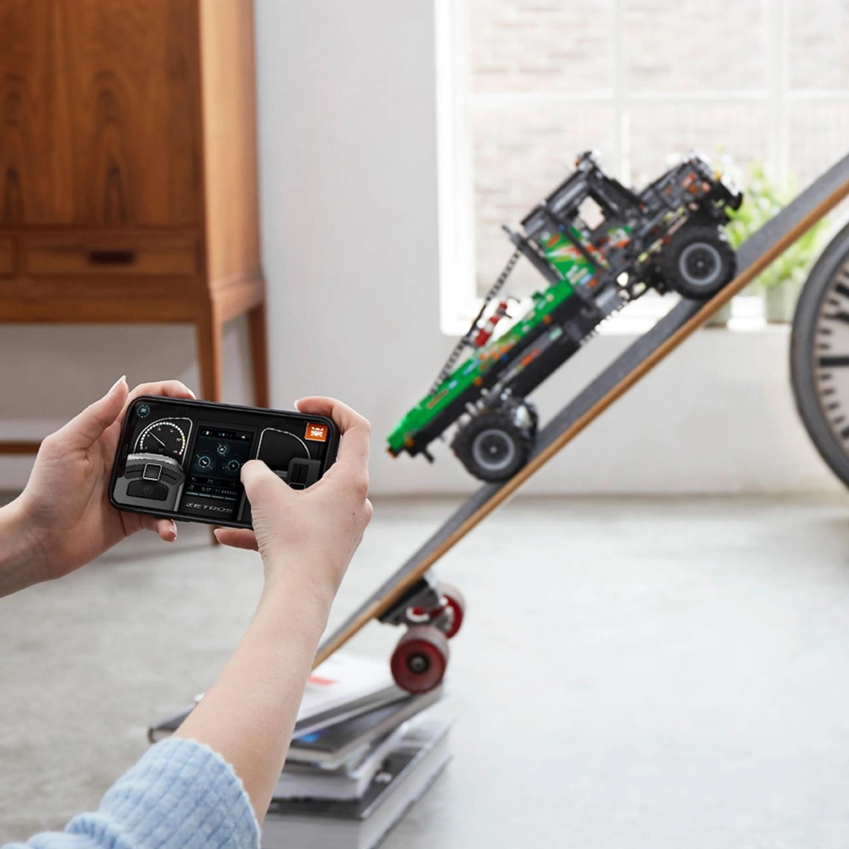 LEGO Technic 4x4 Mercedes-Benz Zetros Trial RC Truck 42129