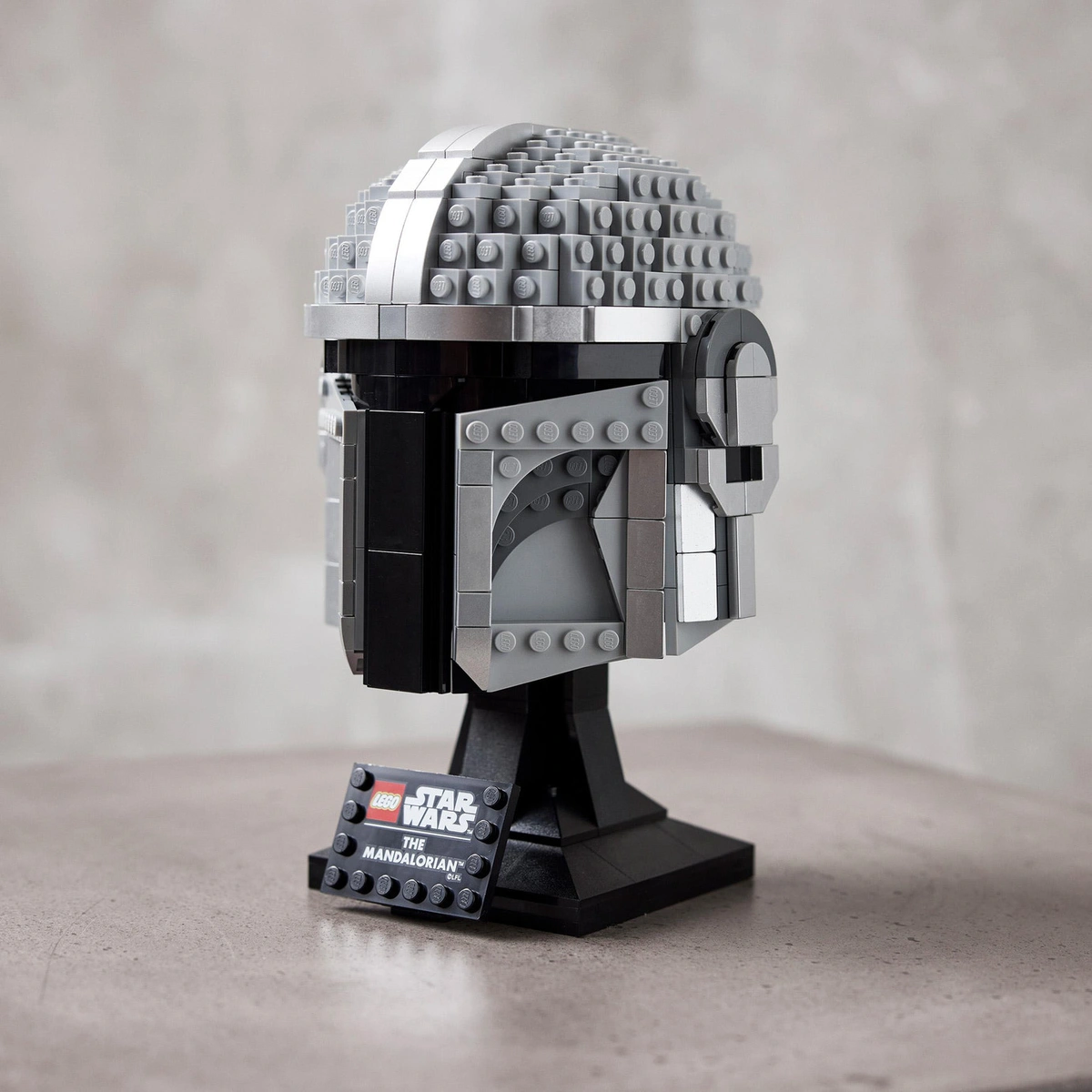 LEGO Star Wars The Mandalorian Helmet Model Adult Set 75328